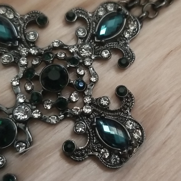 Free Press Emerald Green Cross Necklace Gothic - Picture 5 of 12